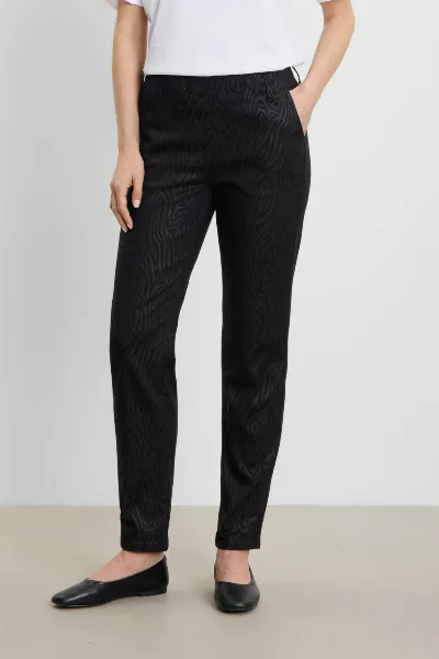 LAURIE LAURIE Damen vegan Hose Taylor Regular Short Länge Schwarz Zebra Print