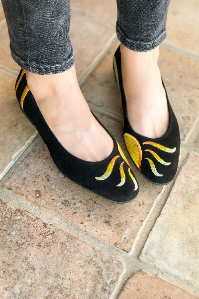 Momoc Momoc Damen vegan Ballerinas Sun Set Schwarz & Gelb