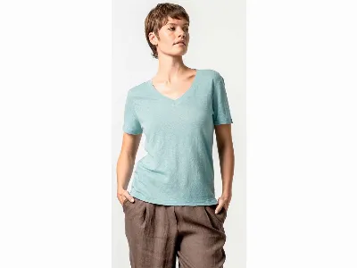 Living Crafts Living Crafts Damen-T-Shirt TALIDA aus Leinen mit V-Ausschnitt, aqua sea,