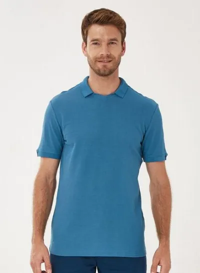 ORGANICATION ORGANICATION Poloshirt aus Bio-Baumwolle mit V-Ausschnitt