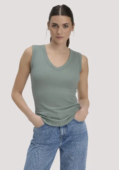 hessnatur hessnatur Damen Softrib Top Fitted aus Bio-Baumwolle und TENCEL™ Modal - grün