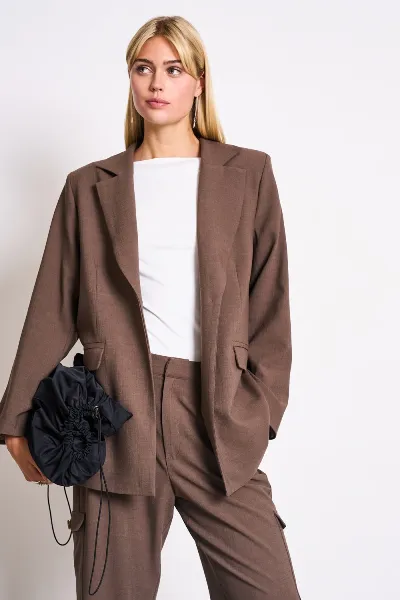JAN N JUNE JAN 'N JUNE Damen vegan Blazer Mit Geschlitztem Rücken Jels Clay Brown