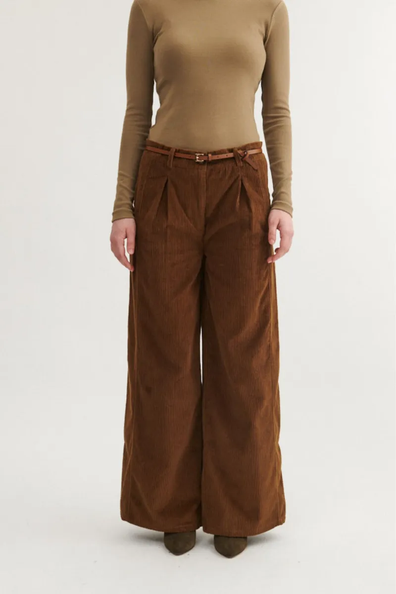 Basic Apparel Hose Cord Isa Braun