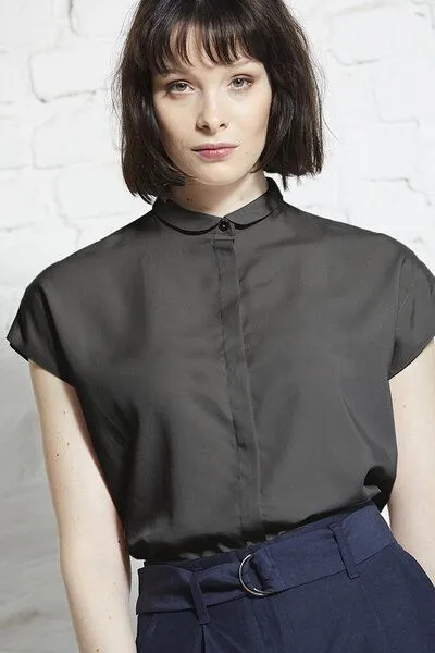 Wunderwerk Wunderwerk Damen Bluse aus Lyocell (TENCEL) Square blouse small collar 1/2