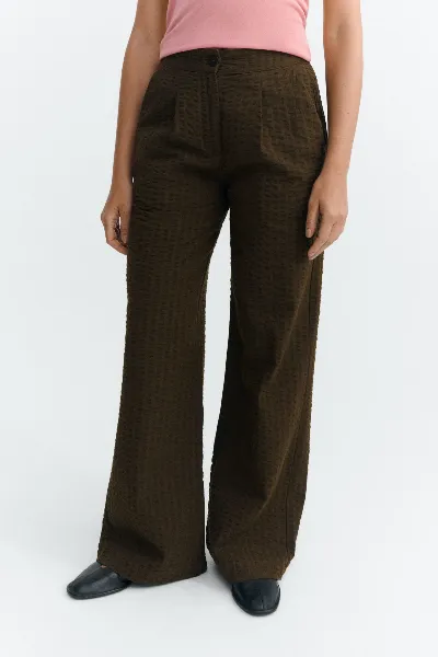 Thinking MU Hose Manolita Seersucker Braun