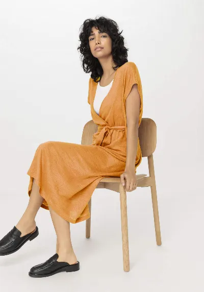 hessnatur hessnatur Damen Jersey Kleid Midi Relaxed aus Leinen - orange