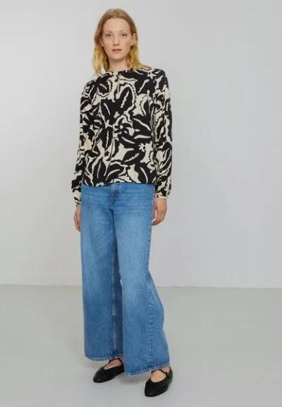 recolution Damen Bluse aus LENZING ECOVERO  - CARAMBOLA BOTANICAL - recolution