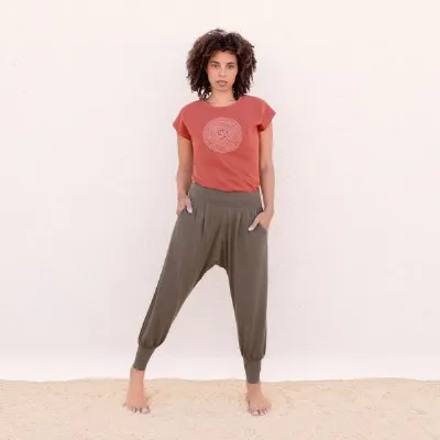 Jaya Jaya OM TENCEL - Damen - Yogashirt mit Om-Spiral-Frontprint aus Tencel-Baumwoll-Mix