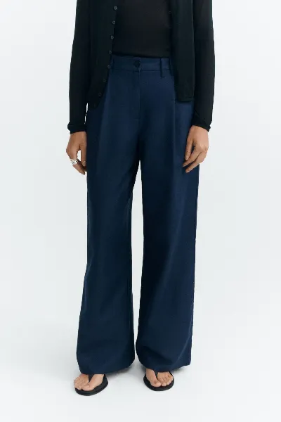 Thinking MU Hose Molly