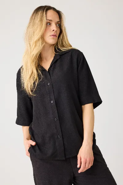 KnowledgeCotton Apparel KnowledgeCotton Apparel Damen vegan Shirt Kurzarm Leinen Mix Schwarz Jet