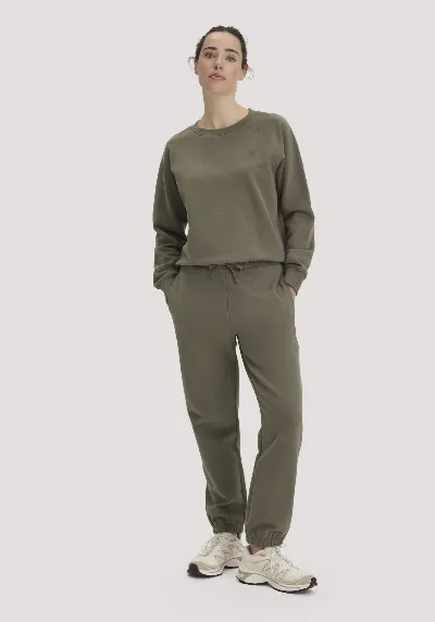 hessnatur hessnatur Loungewear Sweathose Relaxed ACTIVE LIGHT aus Bio-Baumwolle mit recycelter Baumwolle - grün