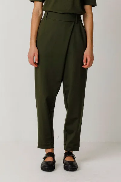 SKFK SKFK Damen vegan Hose Ezama Karottenschnitt Grün