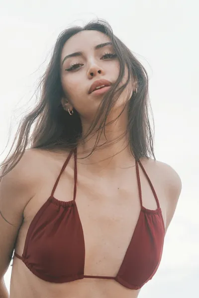 Anekdot Anekdot Damen vegan Low Versatile Bikinioberteil Merlot