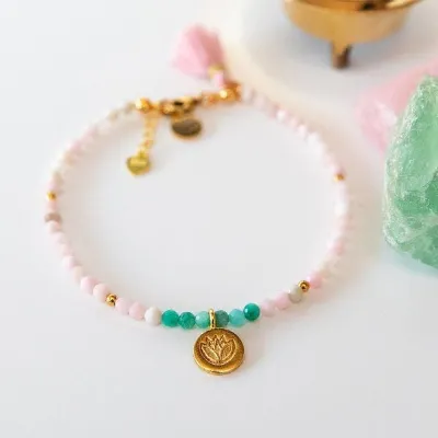 Divasya Divasya Armband Inner Soul - pinker Opal & vergoldeter Lotus Anhänger