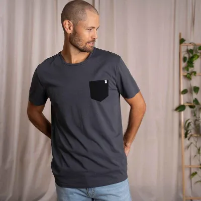 Vresh Clothing Vresh Clothing Vilip - Classic Fit T-Shirt mit Brusttasche aus Biobaumwolle