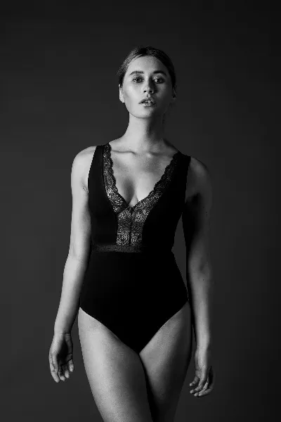 LOVJOI Bodysuit Garden Tiger Schwarz