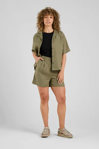 dedicated Shorts Djupvik Linen Gr&uuml;n