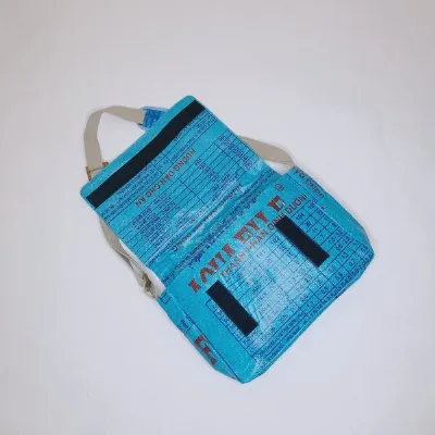 REFISHED fair fashion REFISHED fair fashion Tasche 'MESSENGER BAG' - upcycelte Fischfuttersäcke