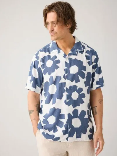 KnowledgeCotton Apparel KnowledgeCotton Apparel Lockeres Kurzarmhemd mit Print aus Ecovero und Bio-Leinen