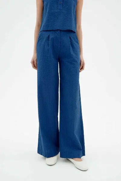 Thinking MU Hose Manolita Seersucker Blau