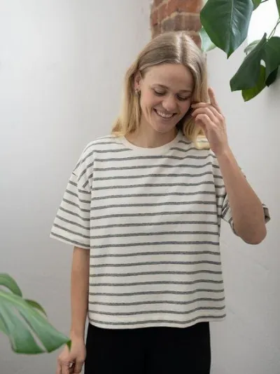 FUXBAU FUXBAU Gestreiftes Boxy Frauen T-Shirt Milos - cremeweiß salbei