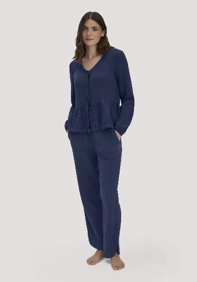 hessnatur hessnatur Damen Musselin Schlafhose Regular PURE COMFORT aus Bio-Baumwolle - blau