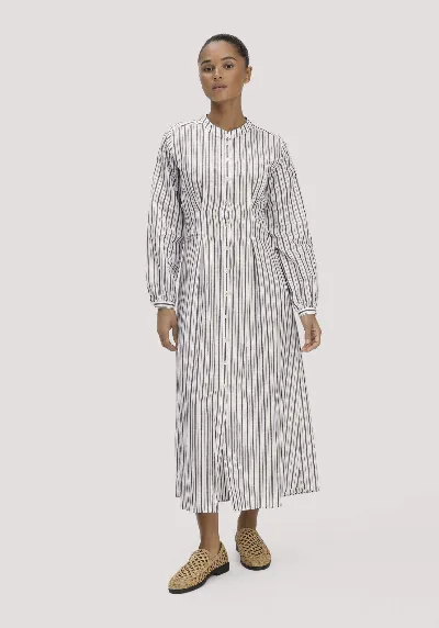 hessnatur hessnatur Damen Hemdblusenkleid mit Taillierung Maxi aus Bio-Baumwolle mit Leinen - weiß