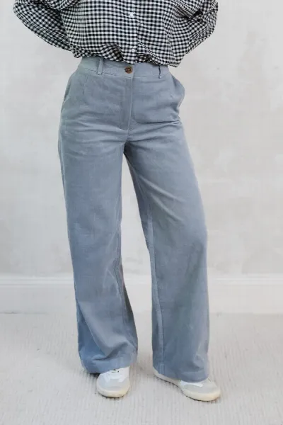 Jyoti - Fair Works Jyoti - Fair Works Damen vegan Cordhose High Waist Suhrutam Nebelgrau Blau