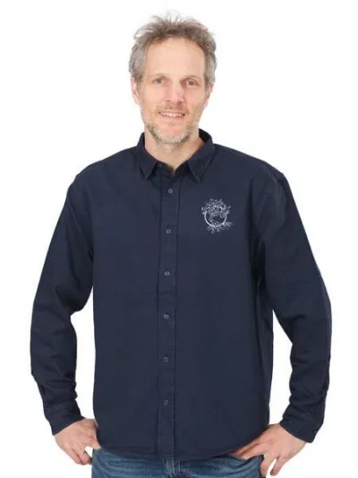 Life-Tree Life-Tree Hemd aus Biobaumwolle Fairwear für Herren Olive mit Brust-Logo in Navy