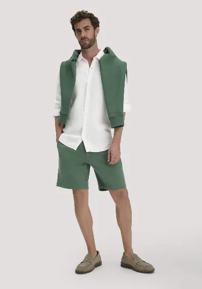 hessnatur hessnatur Herren Sweat Shorts TRIAS Relaxed BETTER RECYCLING aus Bio-Baumwolle - grün