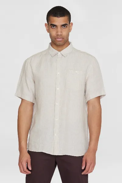 KnowledgeCotton Apparel KnowledgeCotton Apparel Herren vegan Kurzarmhemd Custom Fit Light Feather Gray
