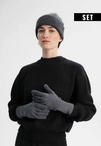 MELA MELA Bundle Feinstrick Mütze HIMMAT + Strick Handschuhe RISHI