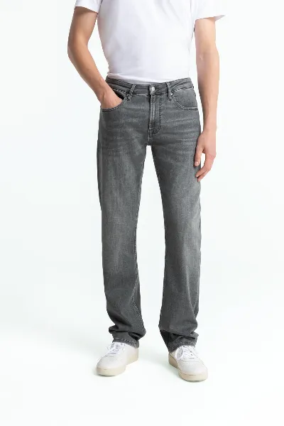 Kings Of Indigo Kings of Indigo Herren vegan Jeans Ryan Sophia Hell