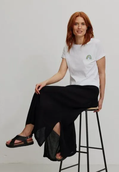 recolution Damen T-Shirt aus Bio-Baumwolle - CAYENNE RAINBOW - recolution