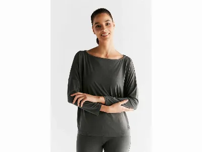 TRUE NORTH TRUE NORTH Damen-Yoga-Langarmshirt mit U-Boot-Ausschnitt, pirate black,