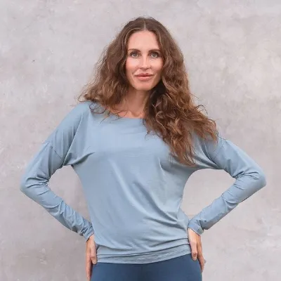 Jaya Jaya PIA - Damen - klassisch-minimalistische Longsleeve aus softem Tencel-Biobaumwol-Mix, locker geschnitten für Yoga und Freizeit