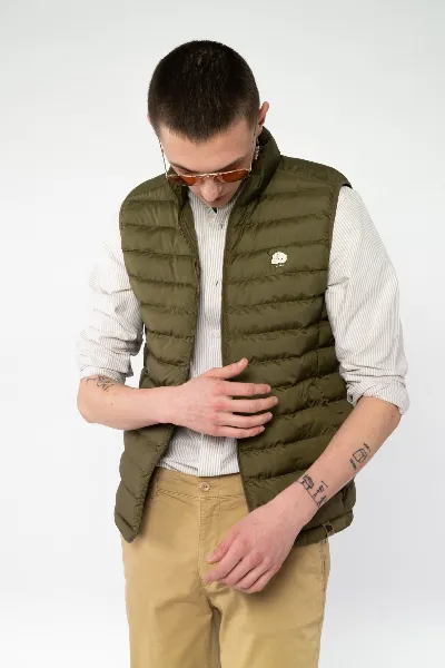 GREEN SHIRTS Steppweste aus recyceltem Polyester
