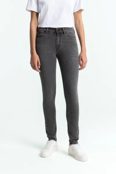 Kings Of Indigo Kings of Indigo Damen vegan Jeans Juno Medium Washed Grau
