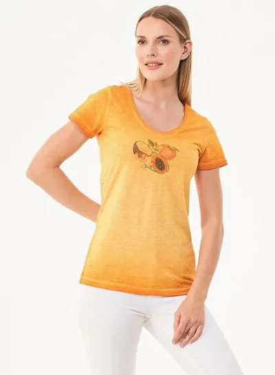 ORGANICATION ORGANICATION Cold Pigment Dyed T-Shirt aus Bio-Baumwolle mit Frucht-Print