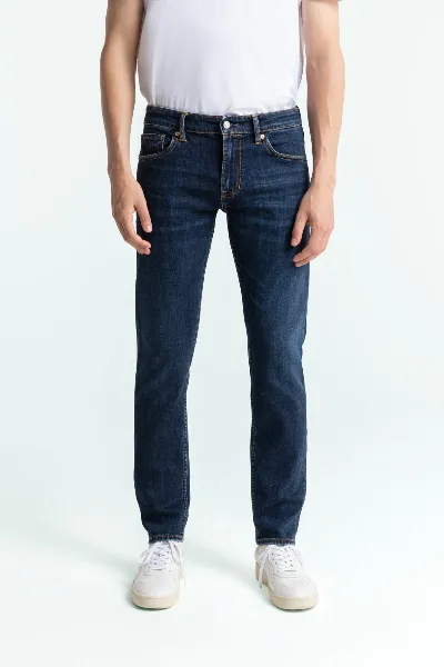 Kings Of Indigo Kings of Indigo Herren vegan Jeans Charles Clean Medium Washed Navy