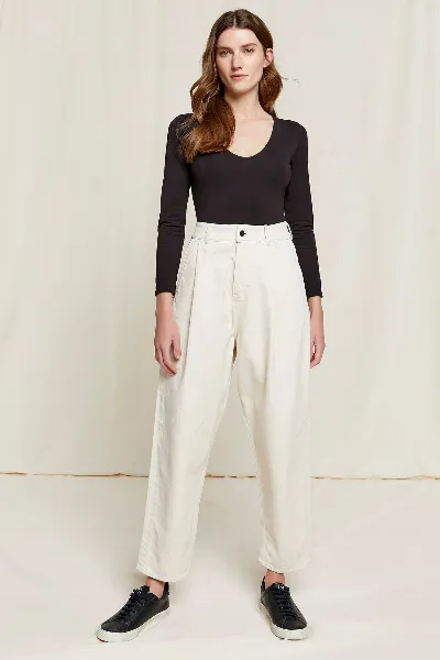 PeopleTree Tapaered Trousers aus Bio Baumwolle
