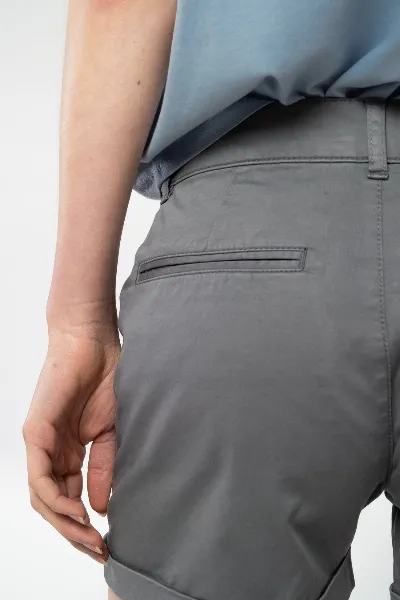 Bleed Micro-Chino Shorts aus Bio Baumwolle