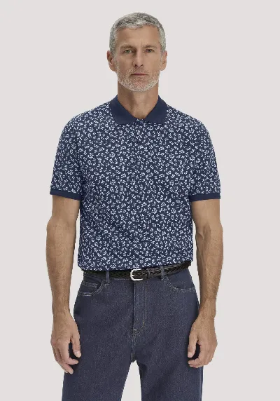 hessnatur hessnatur Herren Print Piqué Polo Relaxed aus Bio-Baumwolle - blau