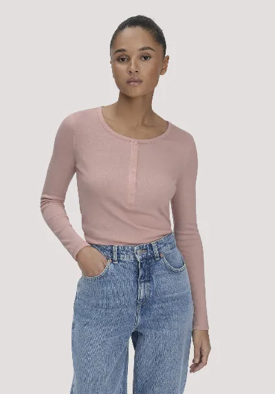 hessnatur hessnatur Damen Softrib Longsleeve Henley Fitted aus Bio-Baumwolle und Tencel™ Modal - rosa