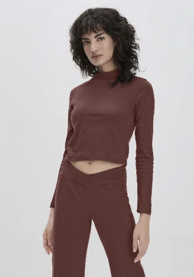 hessnatur hessnatur Loungewear Longsleeve Fitted ACTIVE LIGHT aus Bio-Baumwolle - braun