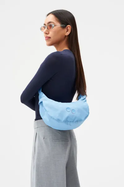 PINQPONQ pinqponq Damen vegan Tasche Cross Body Krumm Klein Aqua