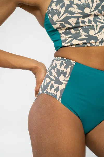 Bleed Hüfthohe Bikini Hose aus ECONYL®