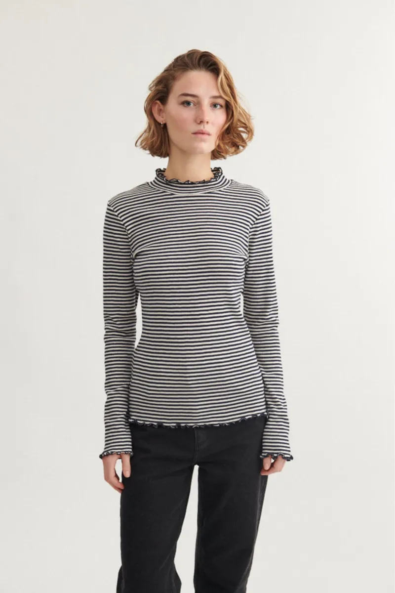 Basic Apparel Longsleeve Silma High Neck Blau