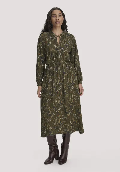 hessnatur hessnatur Damen Midi Kleid Relaxed aus LENZING™ ECOVERO™ Satin - grün