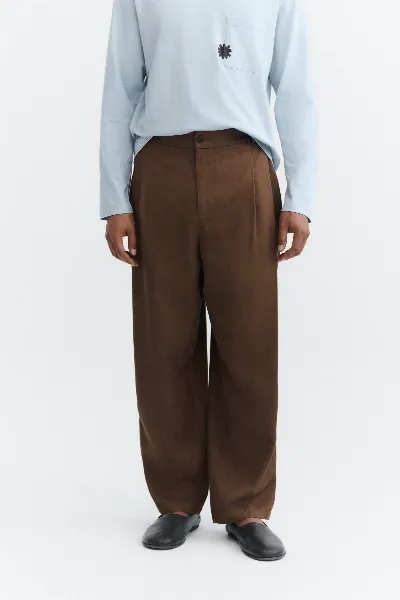 thinking mu Thinking MU Herren vegan Hose Sigurd Carrot Plissiert